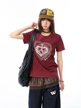 ヴィンテージ風 愛らしいデザインのウォッシュドショートスリーブTシャツ【レディース・カジュアル・フィット】