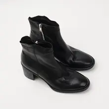 極上の柔らかさの本革ショートブーツ【ミニマリストデザイン・太ヒール・秋春用】