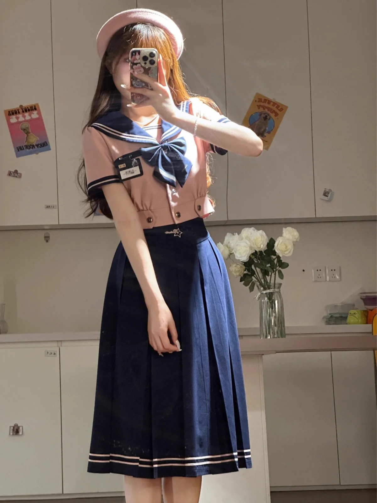 夏の桜柄ピンク学院風水手服：着崩し防止のための軽量棉素材と実用性の検証