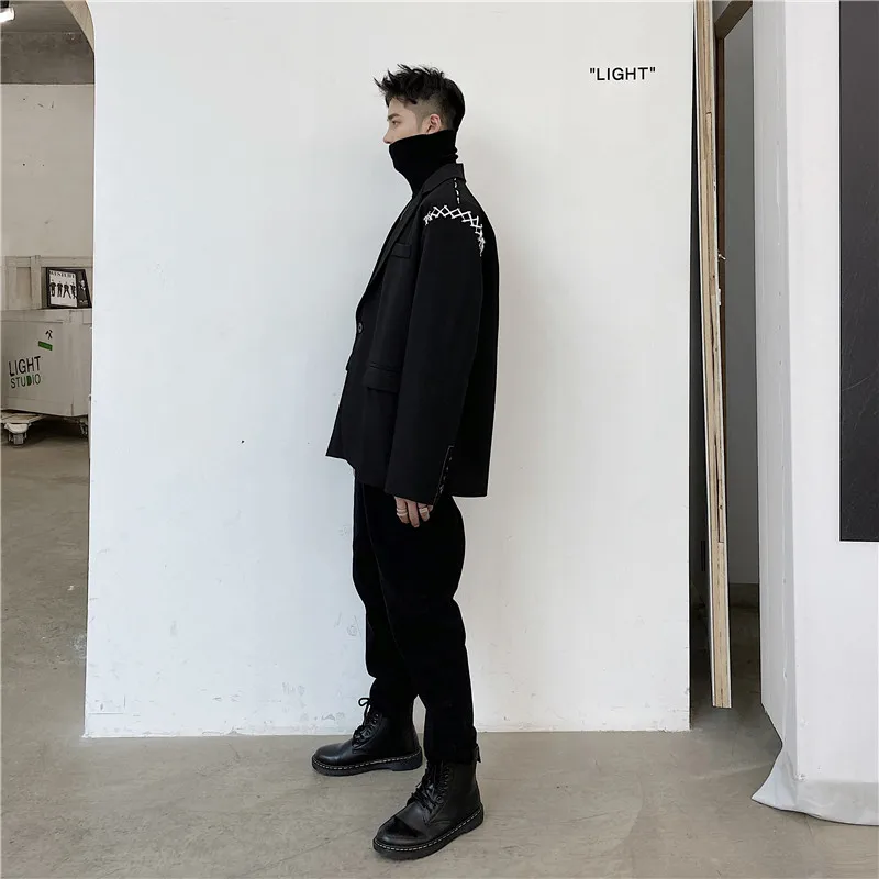 黒青コーデメンズは、本当に今が旬なのか？その理由と、どんな場面で着るべきか