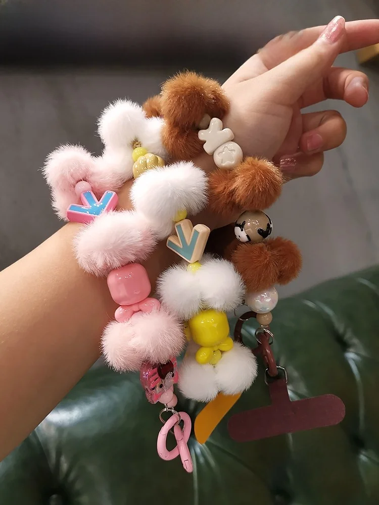 スマホにかけるストラップで通勤スタイルを変えるには？