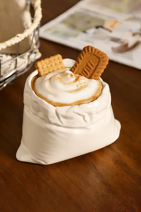 洗練されたデザインの陶器製コーヒーマグカップ【ラテ向き・持ちやすい】