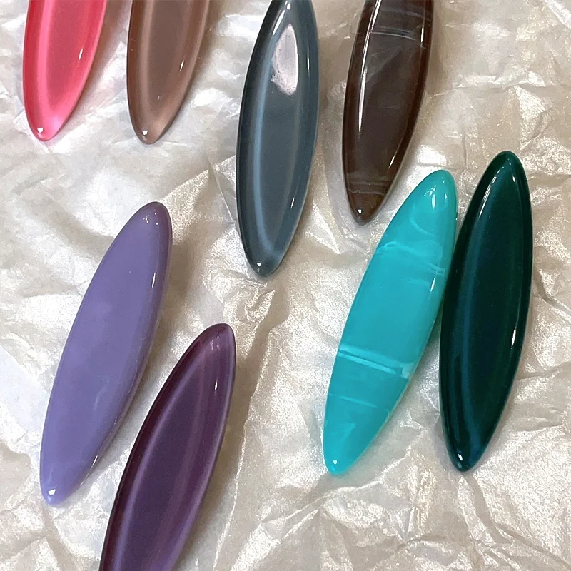 エレガントなリーフデザインのダッククリップ：日韓風ヘアアクセサリーの使い方と特性
