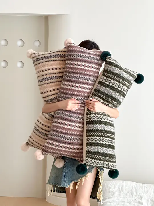 フェアアイルスタイルの秋冬用ソファロングクッション【毛足の長い柔らかさ・洗えるタイプ】