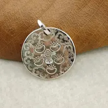 手作り 純銀製吊りペンダント【ユニセックス・彫刻デザイン・ラウンドプレート】