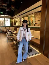 シンプルなデザインのハイウエストデニムパンツ【レディース・ストレート・ワイドレッグ】（セットアップ対応）