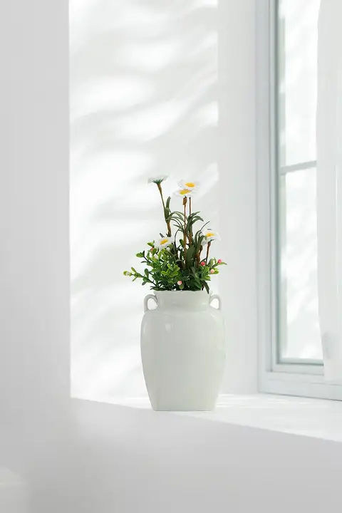 現代的なシンプルデザインの陶器花瓶【インテリア装飾・高級感】