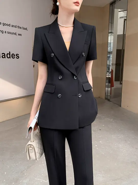 黒のスーツ【薄手・女性用・ビジネスシーン・フォーマル・通勤服】（セットアップ対応）