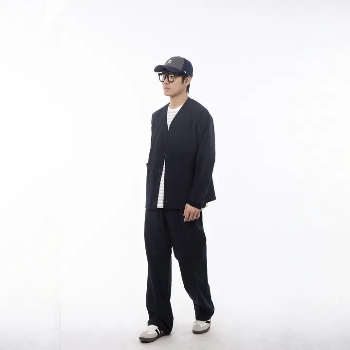 万能Vネックカーディガン【速乾性・通気性・微ストレッチ】