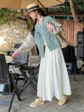 デザイン性のあるデニム切替ショートジャケット【刺繍入り・春用・女性用】