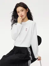 刺繍入りコットン長袖Tシャツ【ゆったりしたデザイン・ラウンドネック・春夏向け】