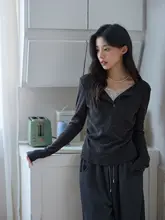 レース切り替えVネックTシャツ【レディース・長袖・重ね着に最適・ニットインナー】