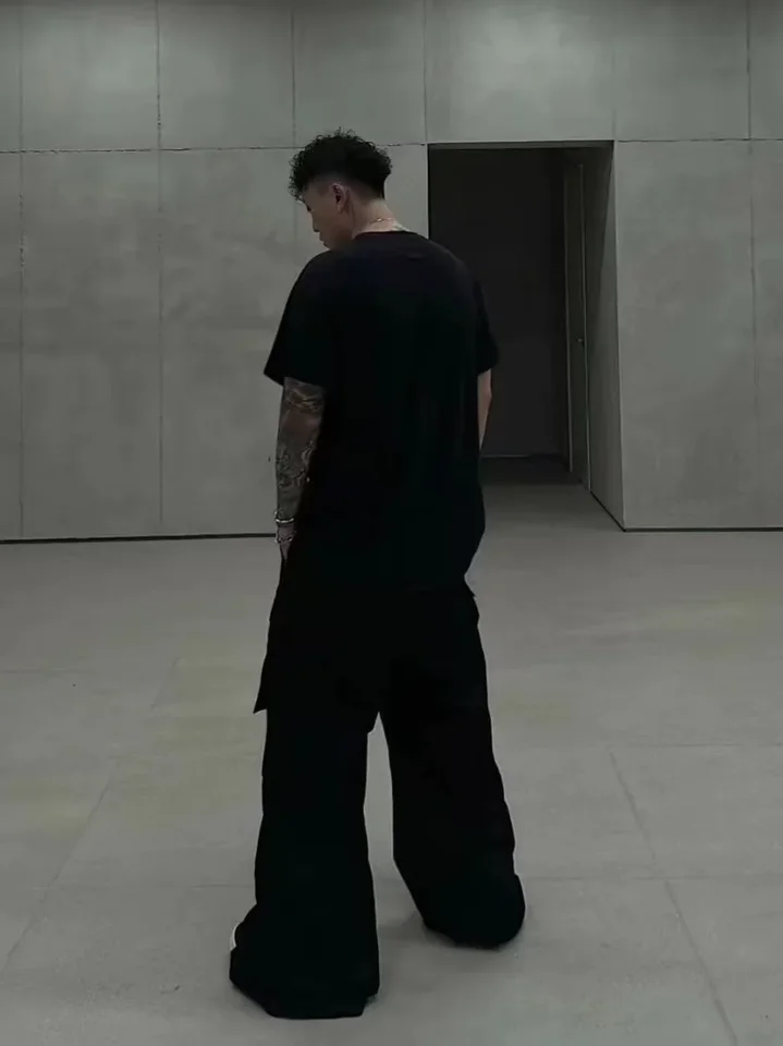 ワイドレッグカーゴパンツ【多ポケット・ユニセックス・ダークカラー・トレンドスタイル】（セットアップ対応）