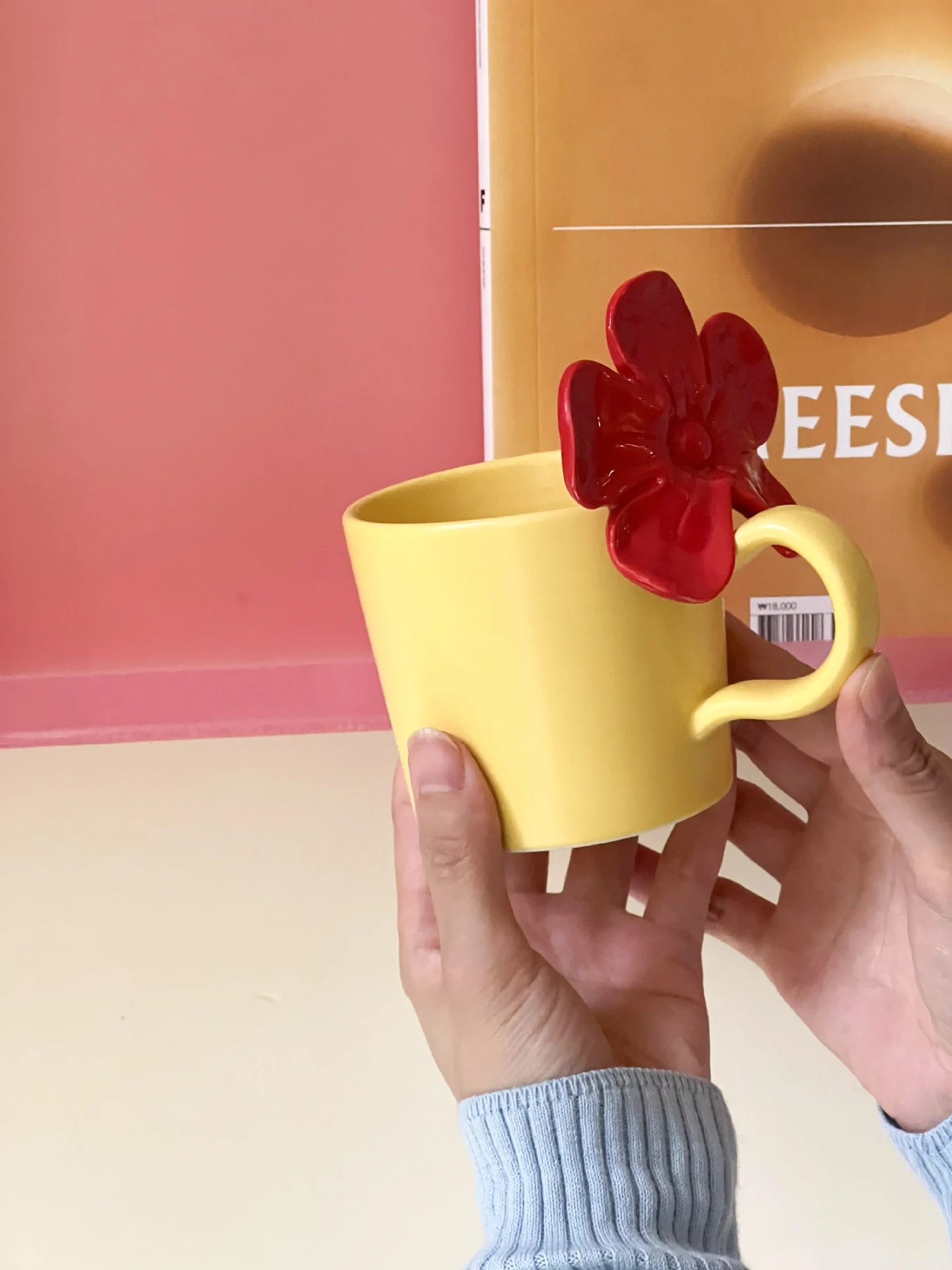 デザインマグカップ【北欧風・花柄・陶器製・カラフル】の実用性と素材特性