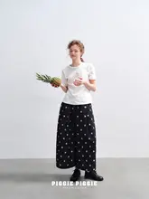 手作りフラワーモチーフのラウンドネック短袖Tシャツ【コットン100%・スリムフィット】