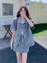 青いデザイン性のあるカジュアルデニムトップスとミニスカート【夏用・リゾートスタイル】（セットアップ対応）