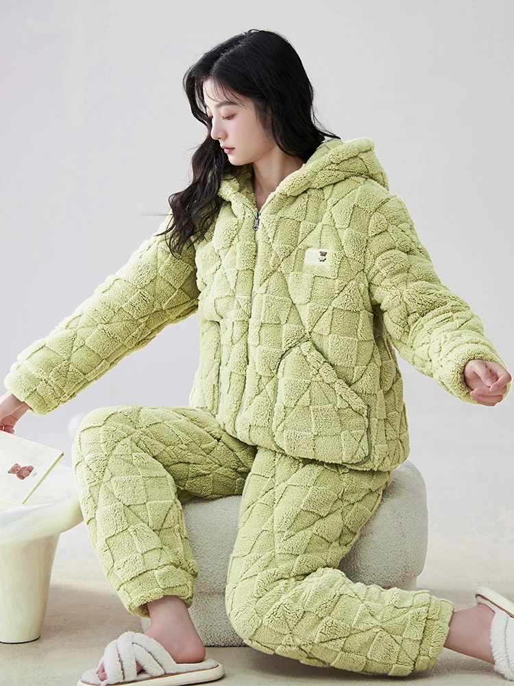 冬の夜にふと眠りにつくとき、どんなパジャマが心を癒すの？