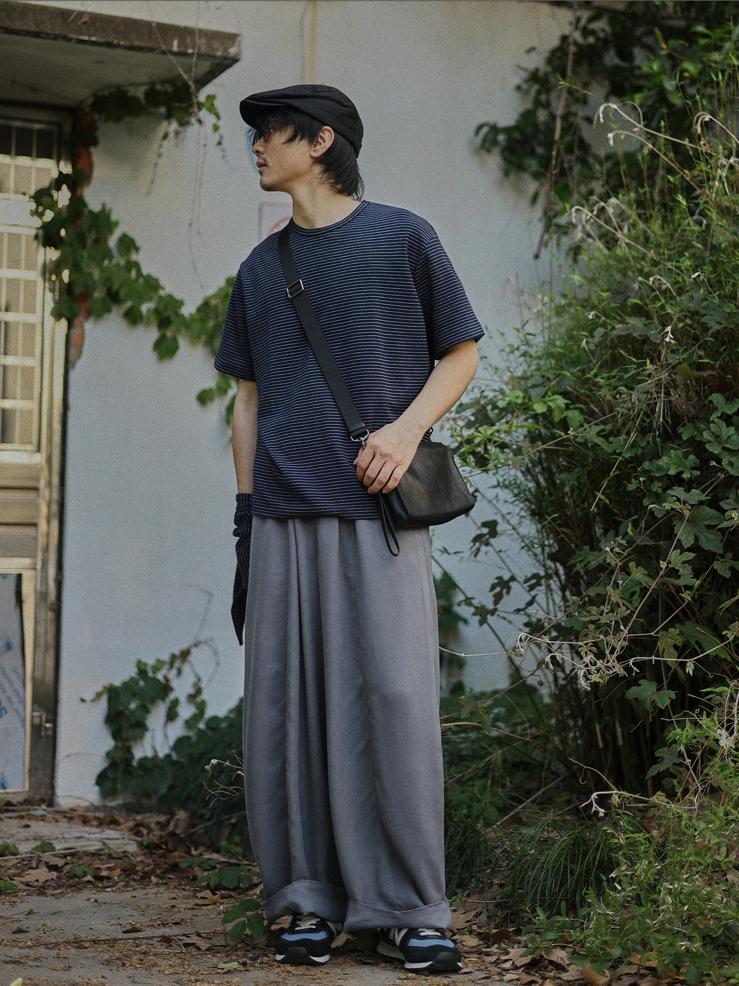 レトロストライプデザインの半袖Tシャツ：日焼け予防に強いUVカット機能と使い方