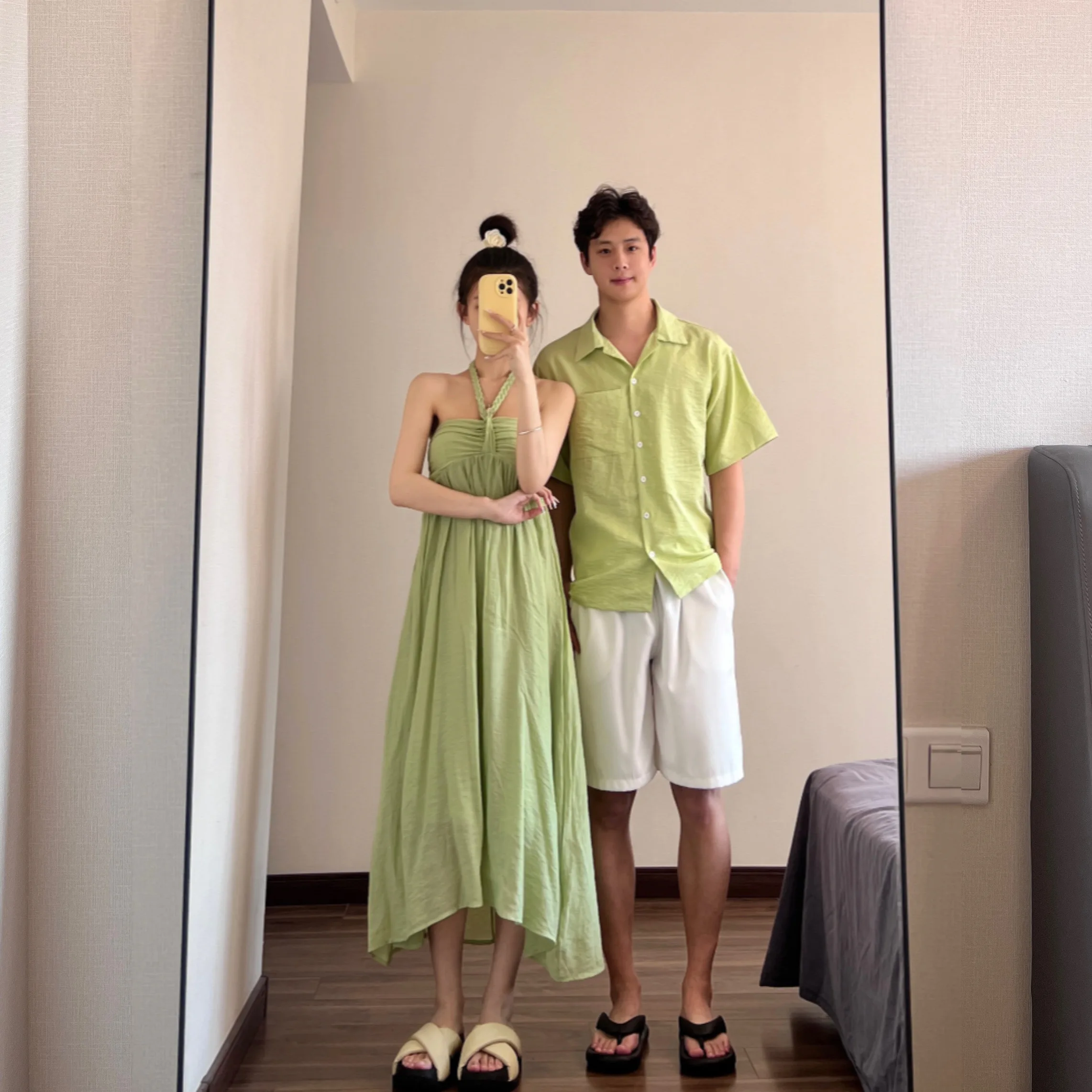 シミラールックの夏をどう選ぶ？ペアルックで自然な笑顔を生むコツ