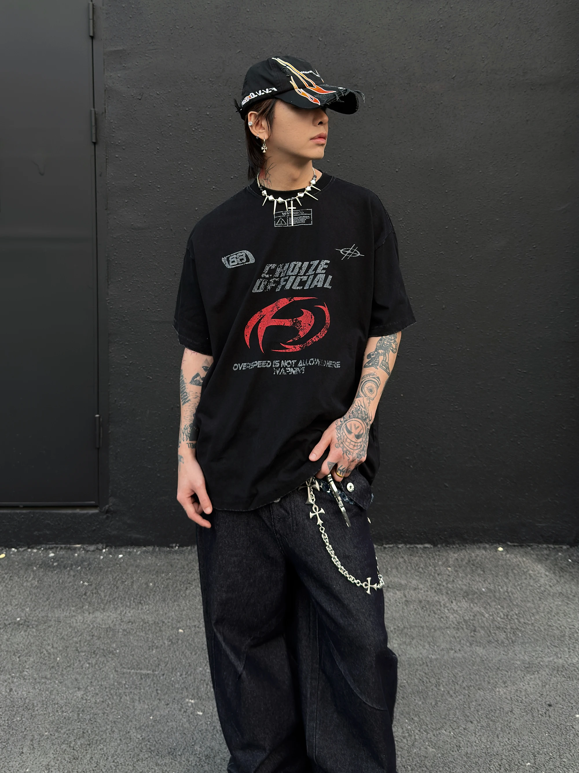 アメリカンビンテージ風 洗い加工ラウンドネックTシャツ：中学生向けストリートファッションの定義と実用性