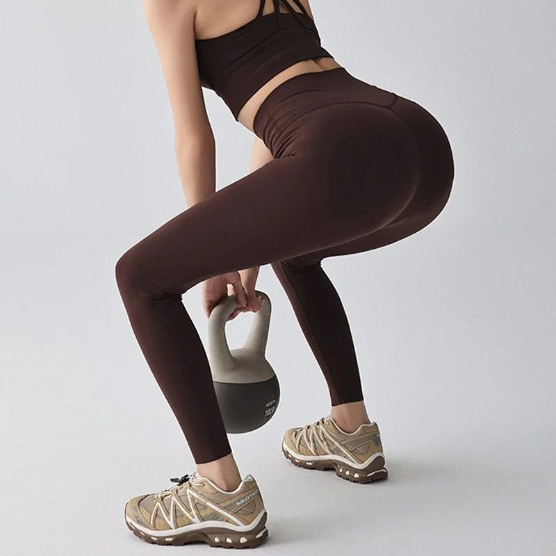 1人運動でスタイルを整えるには、どんなパンツがおすすめ？