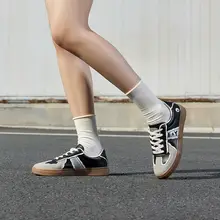 ヴィンテージ風のカジュアルスニーカー【レトロデザイン・街歩きに最適・女性用】