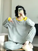 ストライプデザインの笑顔プリントパジャマ【長袖・束口パンツ・コットン素材・春秋向け・カジュアルホームウェア】（セットアップ対応）