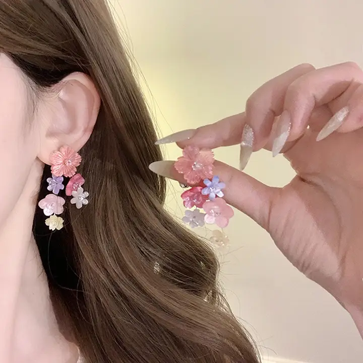 夏のカジュアルフラワーピアス【女性用・甘さあふれるデザイン・耳クリップ付き】