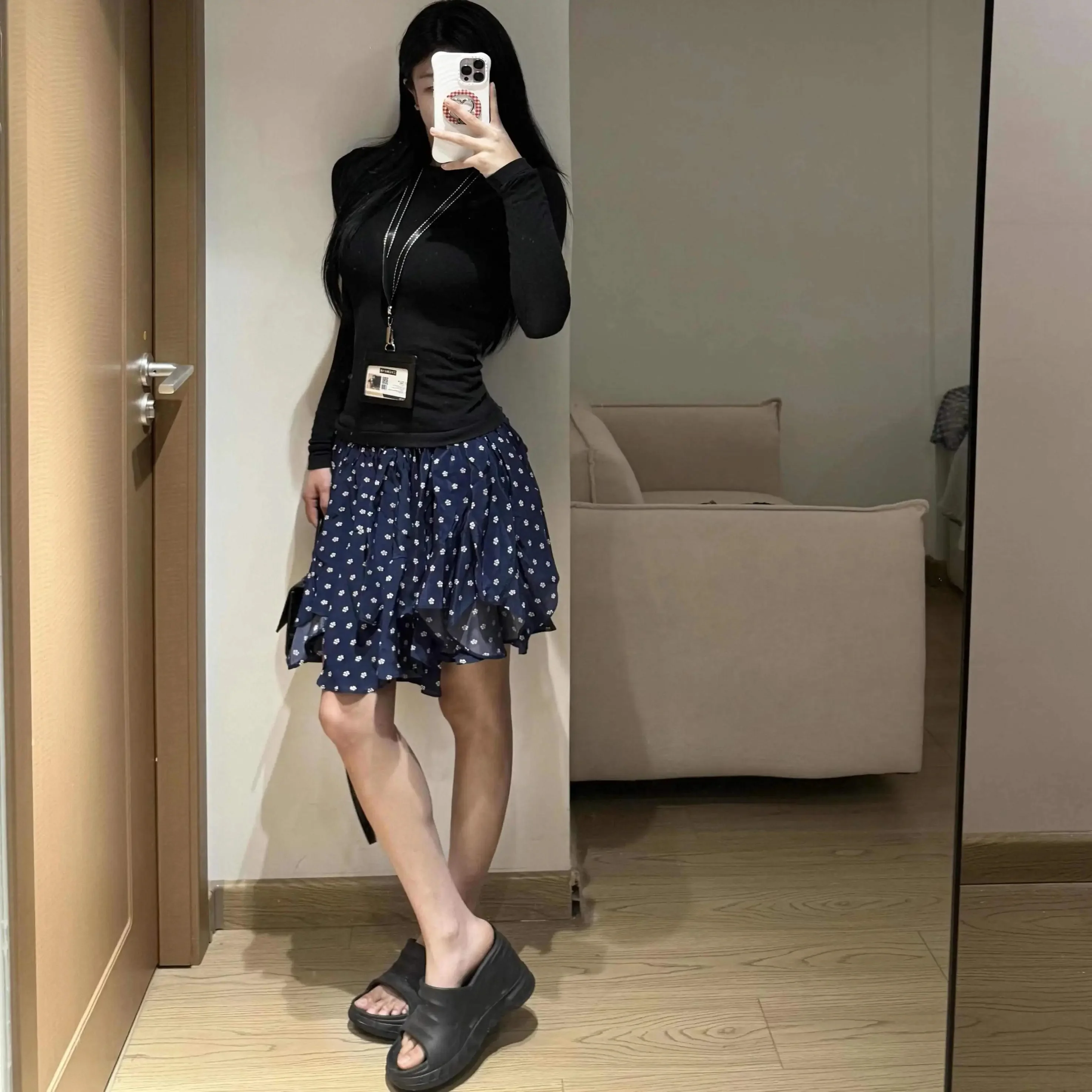 140サイズの女の子にぴったり！フランス風レトロ花柄スカートで失敗しない着こなしは？