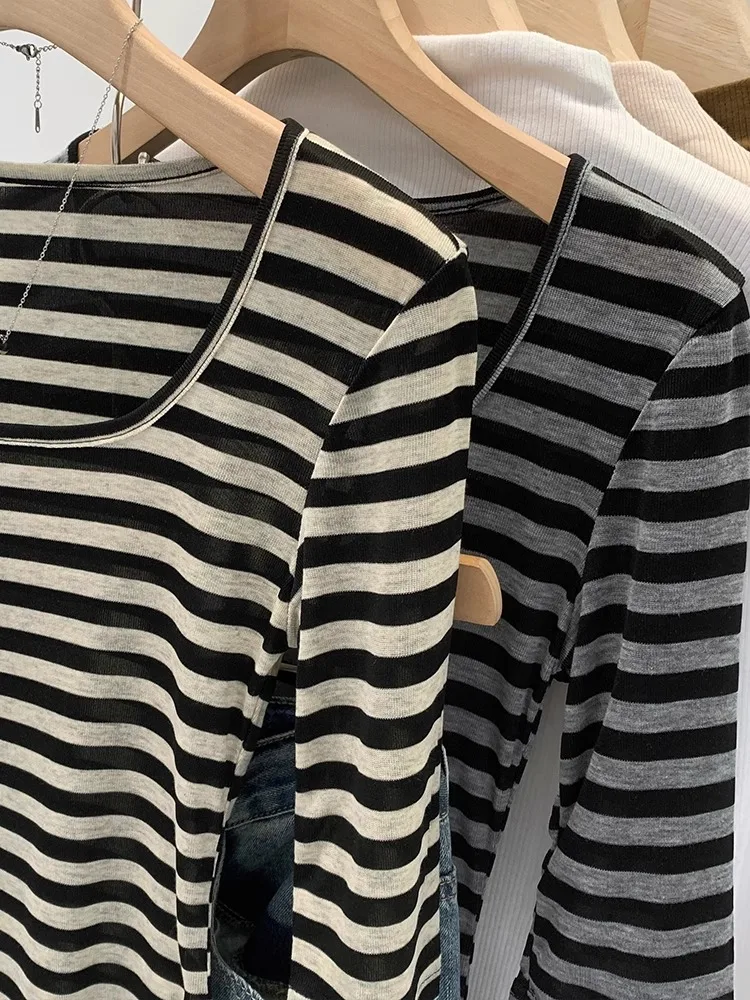 通勤風のTシャツ重ね着コーデで失敗しない方法は？
