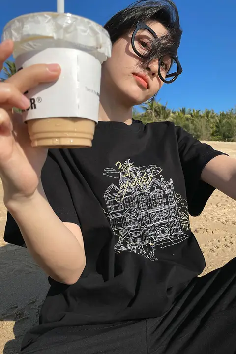 城堡刺繍Tシャツ 女性用 夏季 ゆったり 薄型 ラウンドネック 短袖 トップス