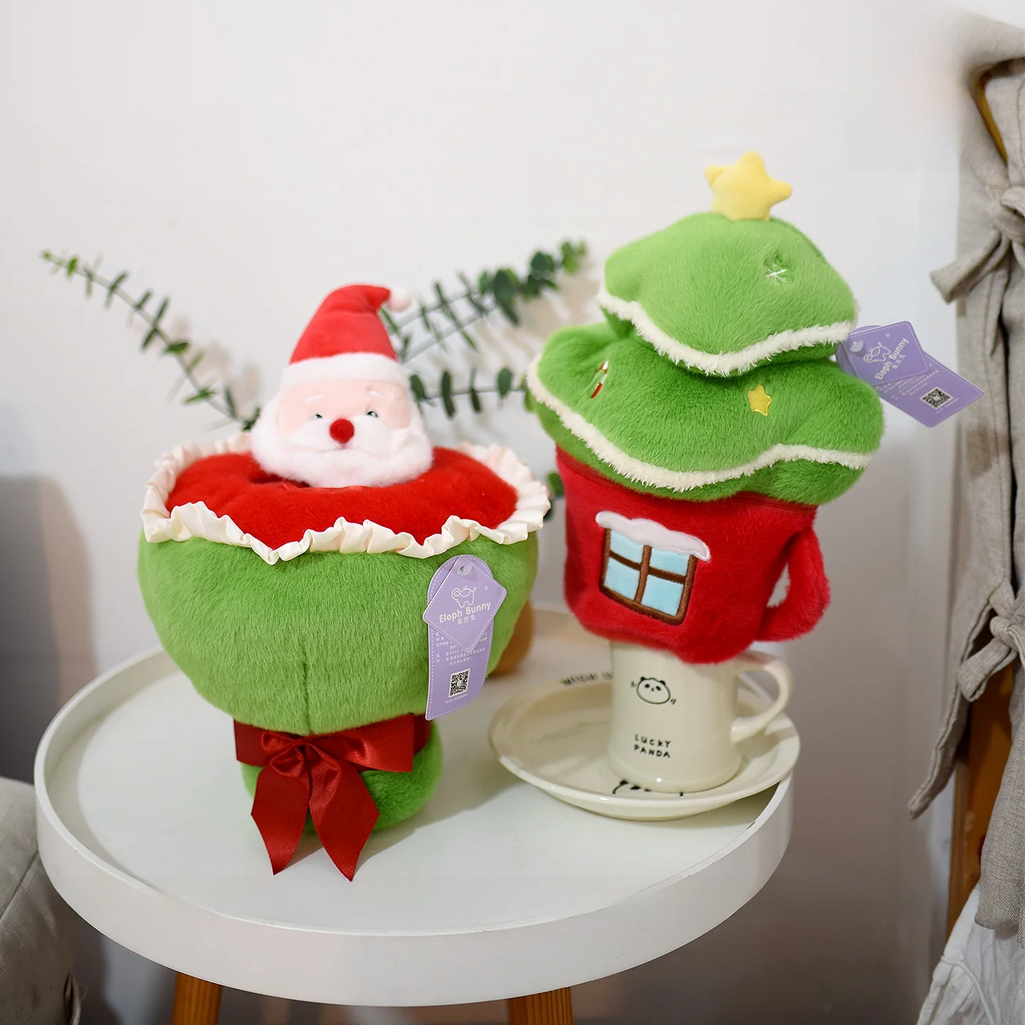 可愛いサンタクロースのぬいぐるみ：クリスマスツリー用・インテリア装飾の最適な選択