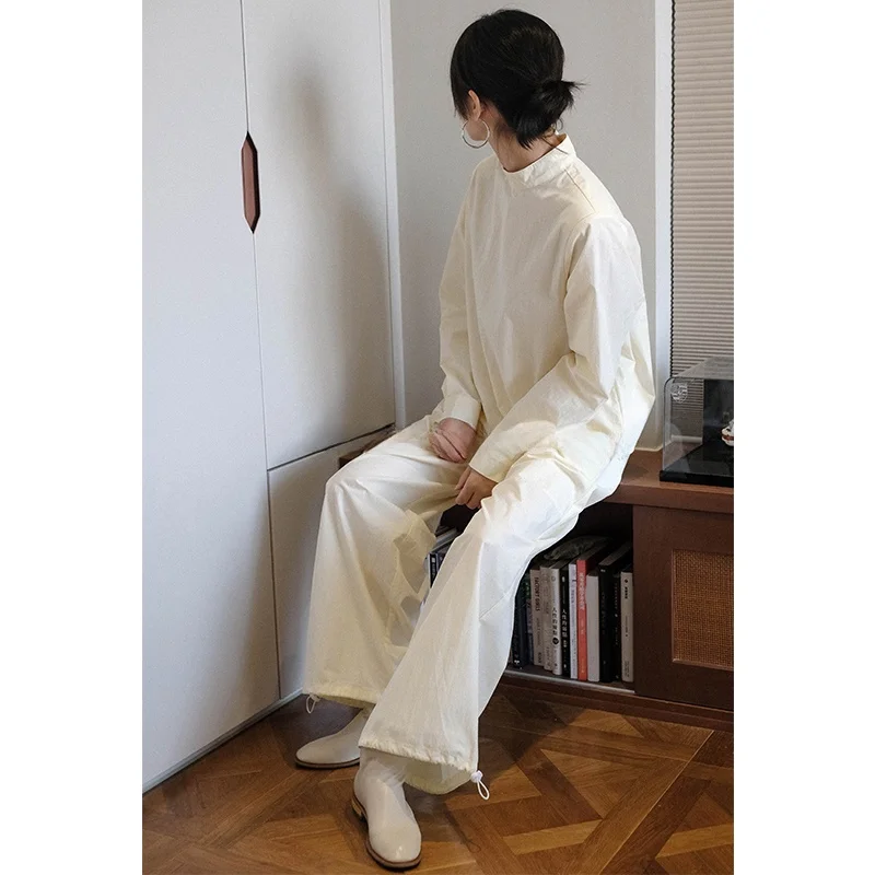 ハイネック ワイシャツ は どんなもの？知性風のシンプルコットンシャツが通勤と日常を救う理由