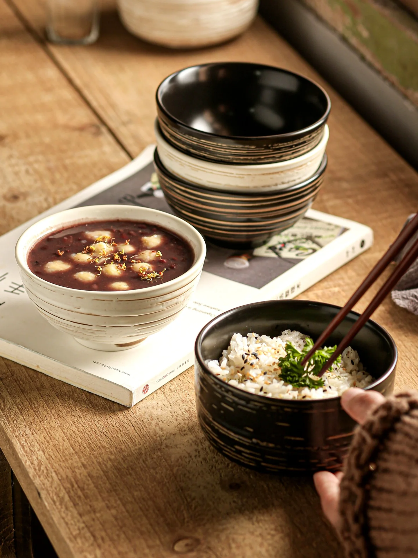 すくいやすい食器を選ぶべき理由は？実は「見た目」が大切だった