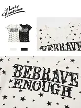 Vネックの星柄プリント半袖Tシャツ【レディース・フィット感のあるデザイン・カジュアル】