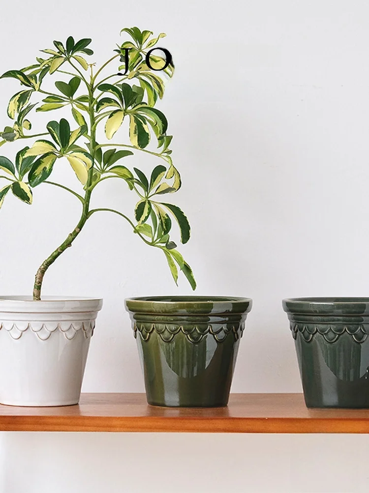小さな部屋に植えるべき植物はどれ？北欧風の陶磁器花鉢が解決する、空間の調和の悩み
