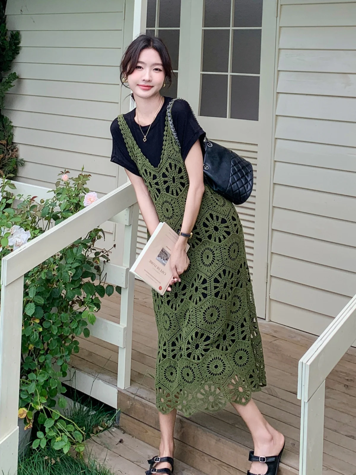 ハーネス服は本当に必要？夏のカジュアルスタイルに合うアイテムとは？