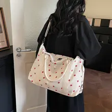 トートバッグ レディース 帆布 いちご柄 大容量 手提げ ショルダー 着回し 旅行 ジム 収納