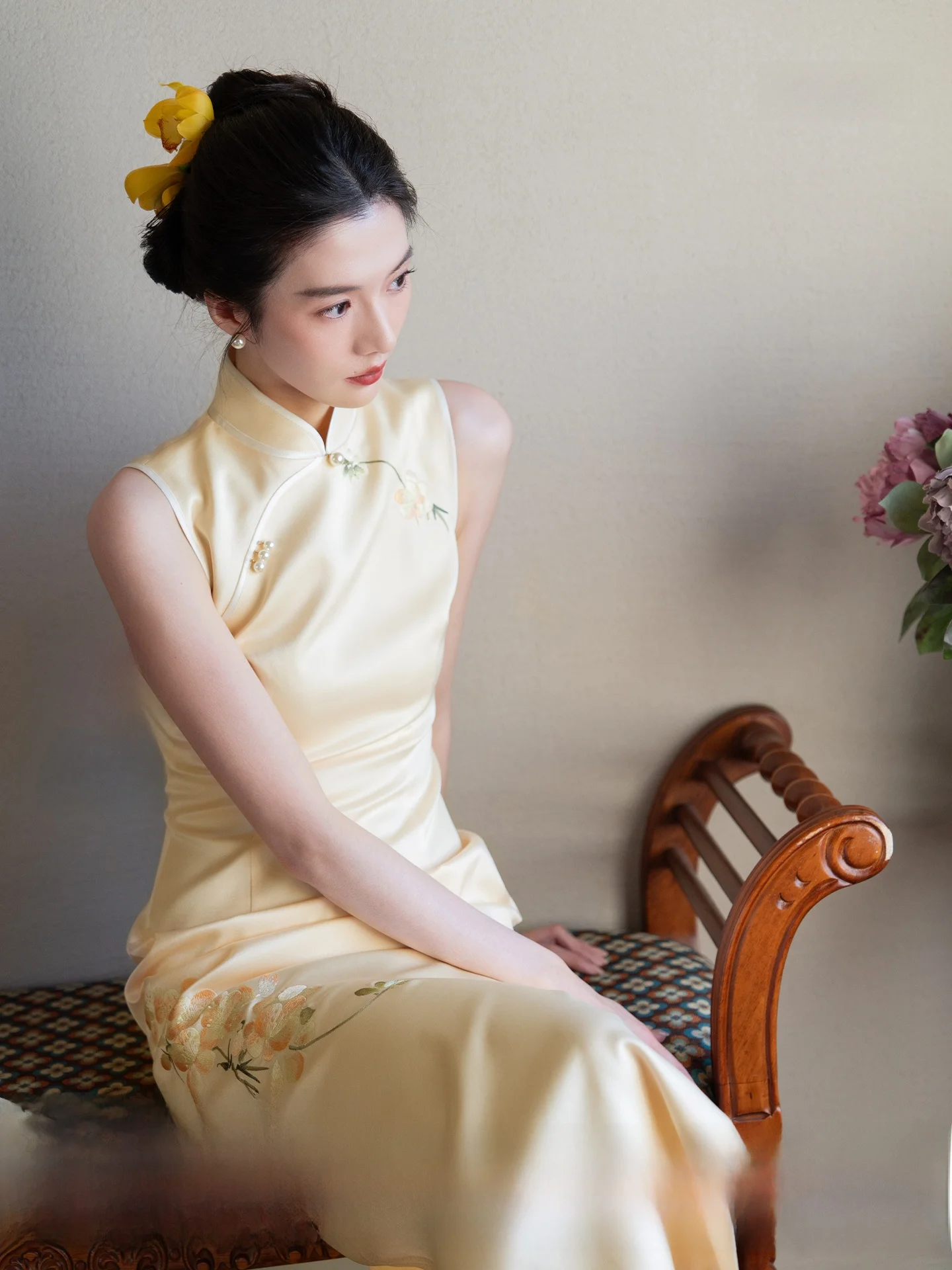 結婚式に着る茶色のドレスは、どう選ぶべきか？