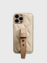 スマホケース iPhone対応 ソフトケース フルカバー リストストラップ付き キルティング ダウン風 エアクッション エンボスレザー ラテカラー ヴィンテージ フェミニン 高級感