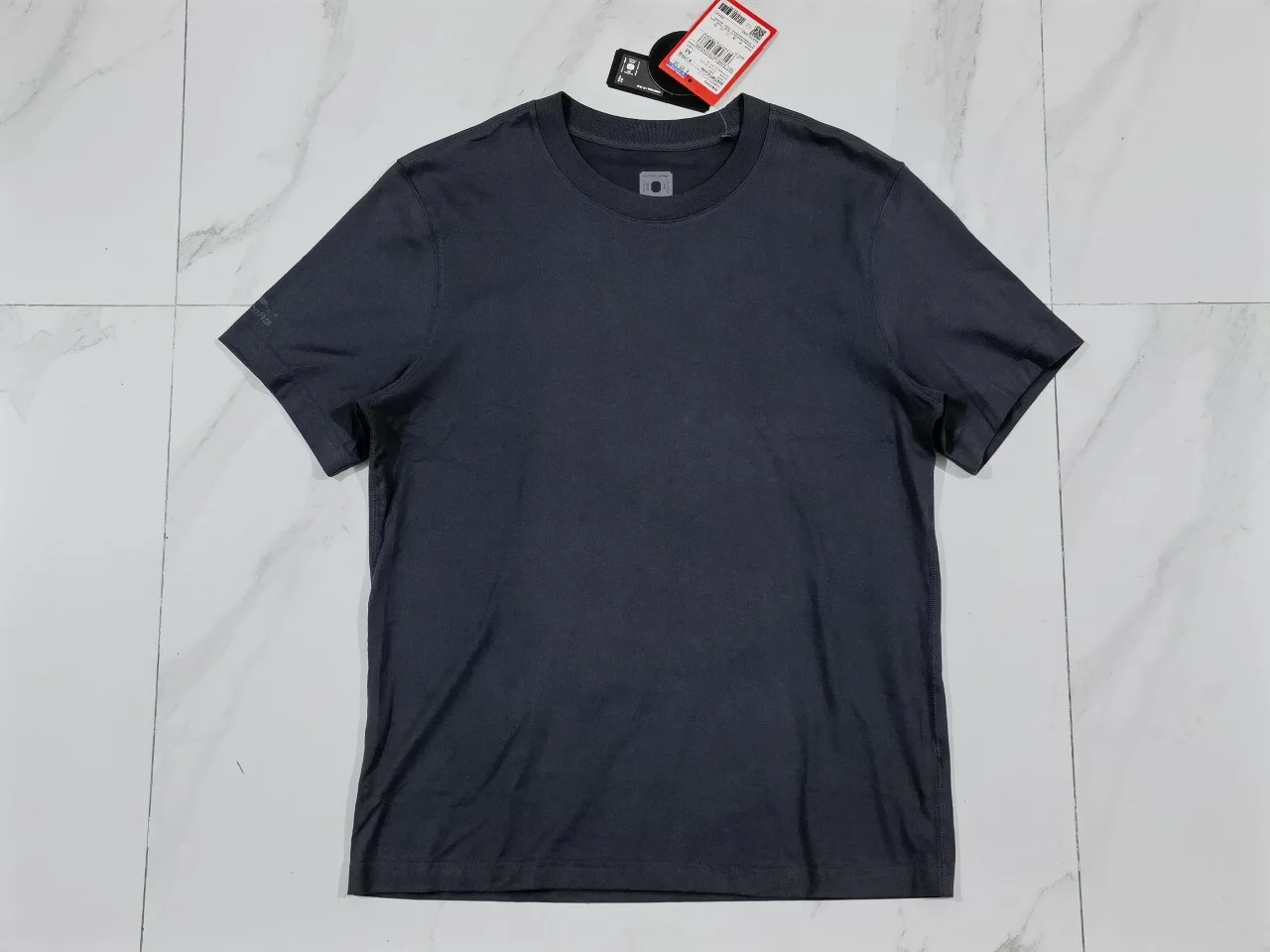 ストリートファッションの本質を解く：Tシャツが基盤になる理由