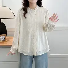 女性用刺繍入りシャーリング衿長袖シャツ【大きいサイズ・スリム効果】