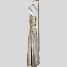 エレガントなフレンチスタイルのバックレスキャミソールワンピース【ラグジュアリー・夏用・シックなデザイン】