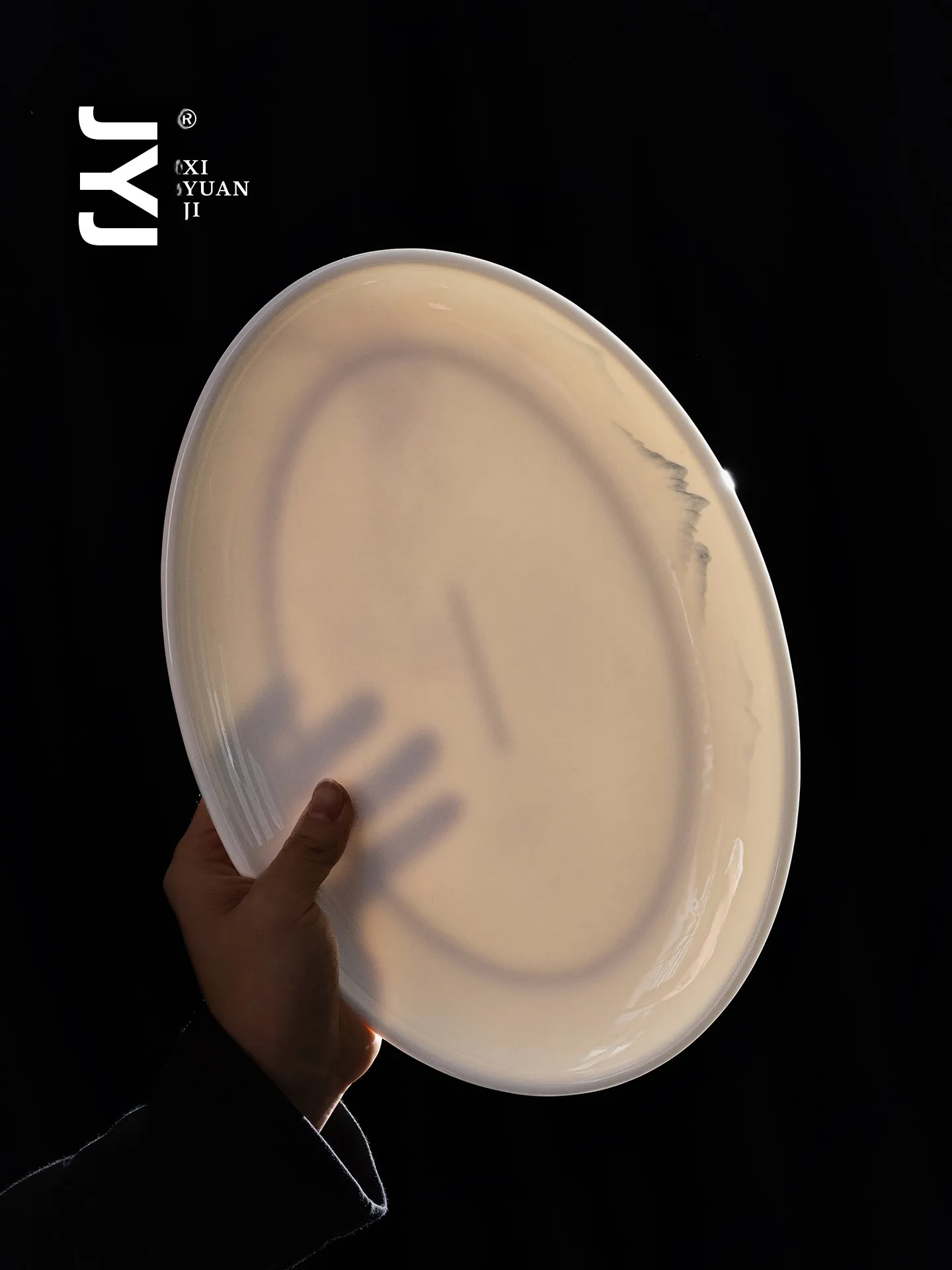 手描き陶器製楕円形プレート：中華風の高級感を実現する家庭用食器