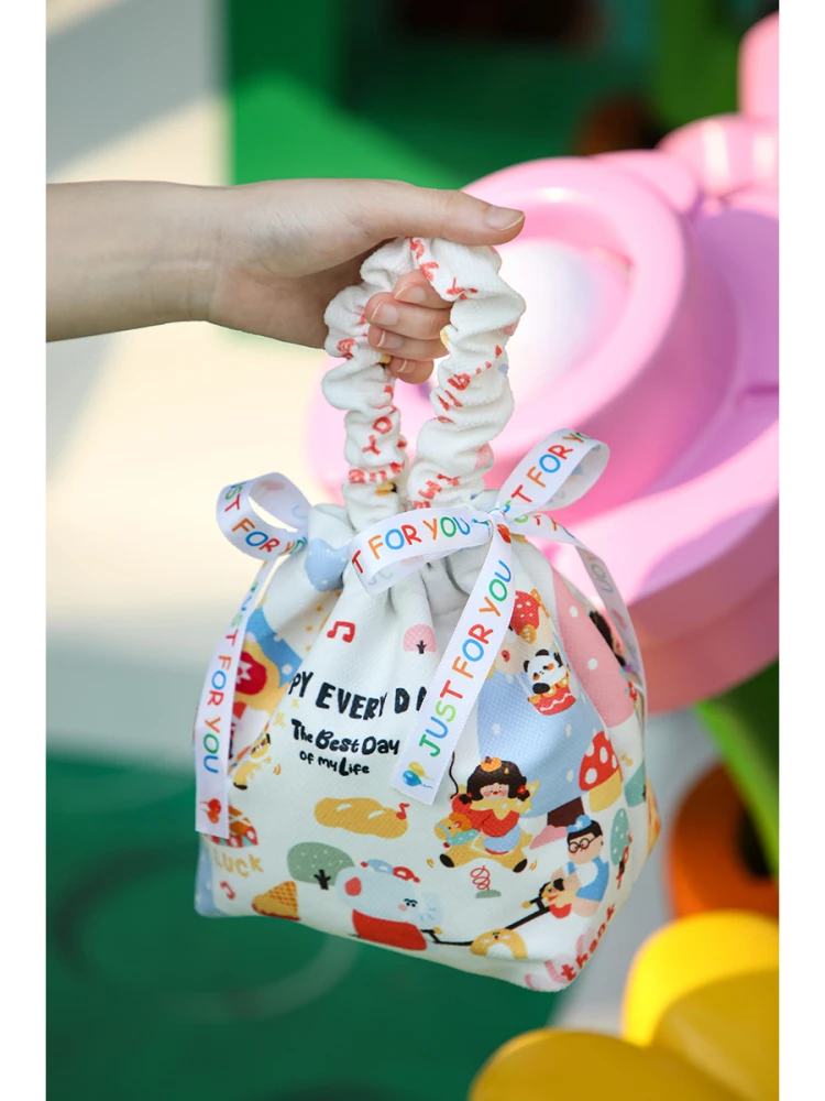 1歳の誕生日にあげるちょっとしたプレゼントは、絵本よりこのミニトートバッグがおすすめ？