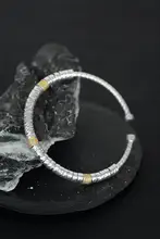 唐草模様の開口手首用ブレスレット【シルバー製・軽やか・高級感】