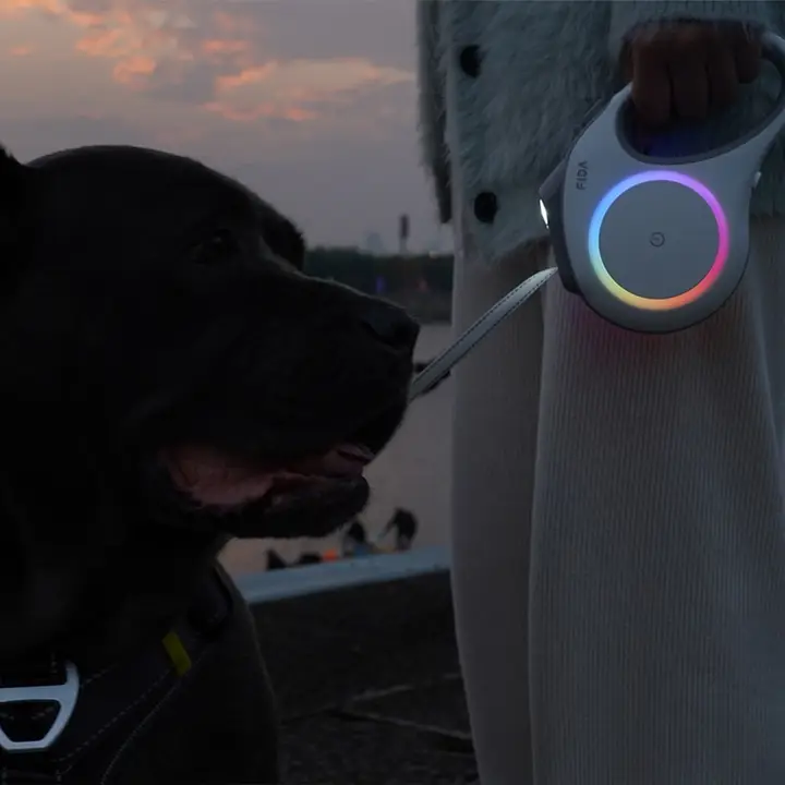 Fida 自動伸縮式犬用リード【LEDライト付き・軽量・トラベル用】
