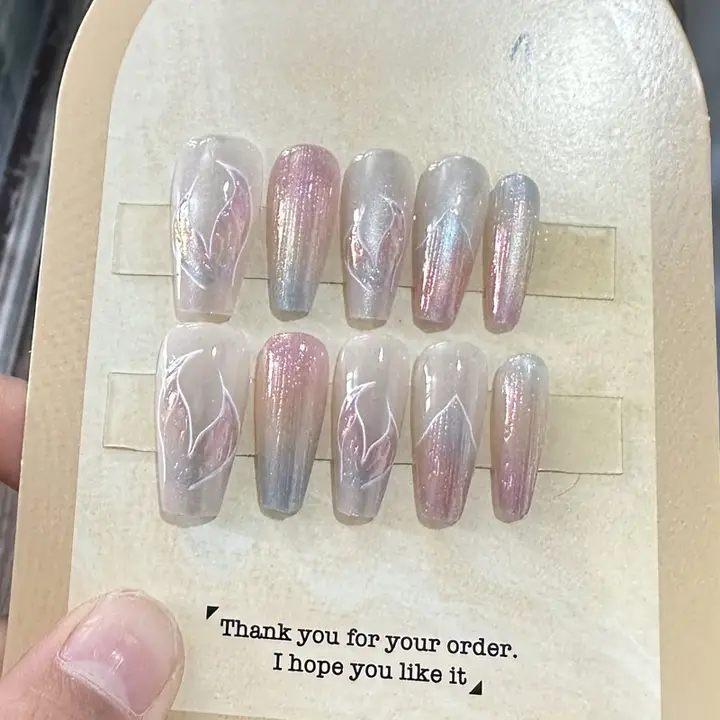 極上の柔らかさの手作り猫目デザインネイルチップ【再利用可能・リムーバブル】