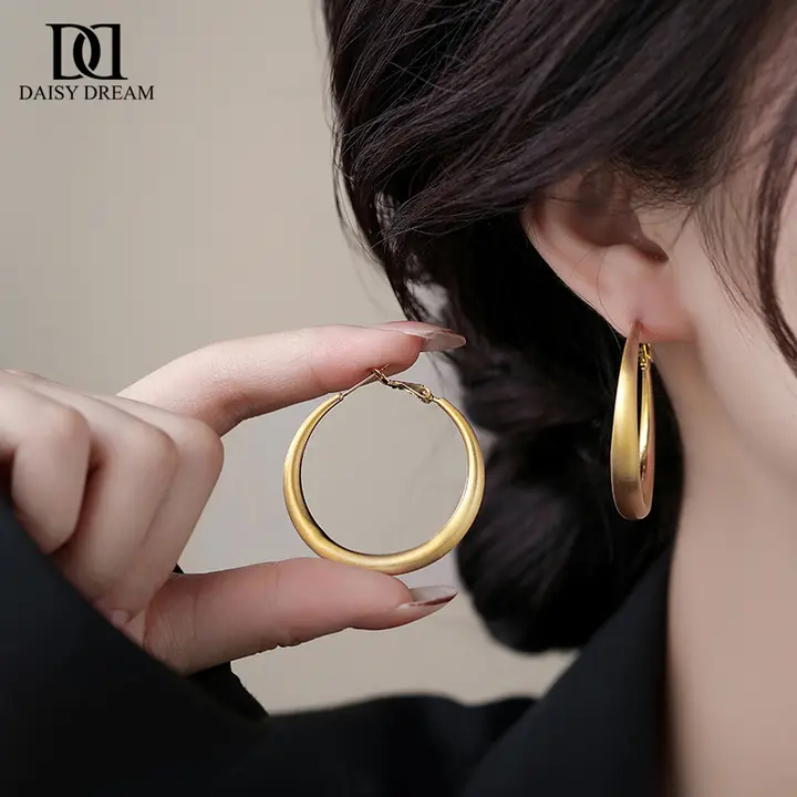 S925純銀製 マットゴールドリングピアス【高級感漂うデザイン・女性用】