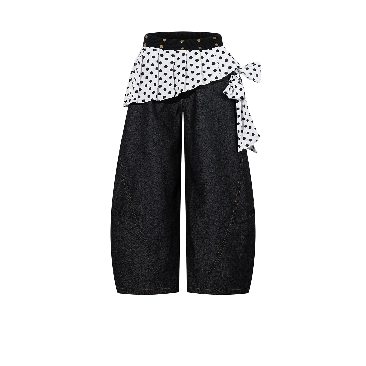 50's fashion と 90年代アメリカファッションを融合した、今こそ着るべき「ドット柄ワイドレッグデニムパンツ」は？